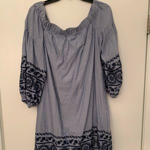 Off the shoulder Vince Camuto dress